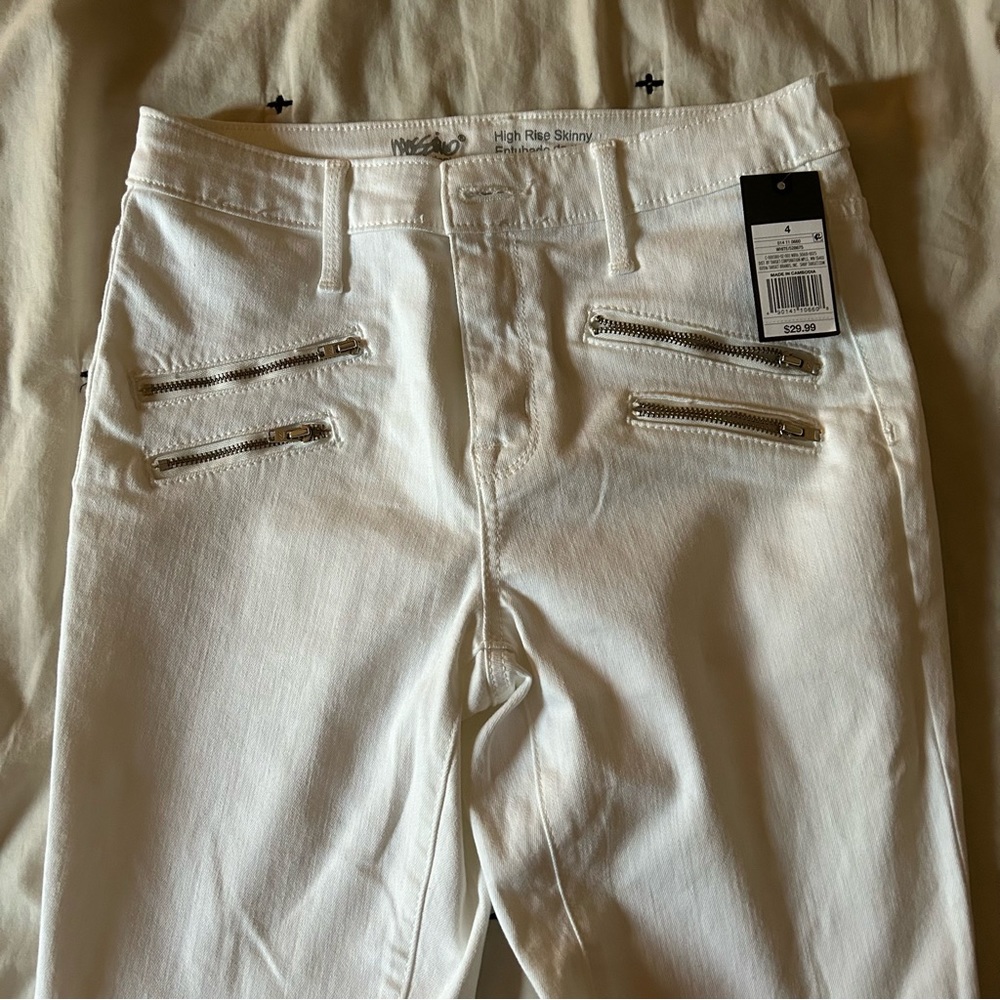 White high rise, skinny jeans